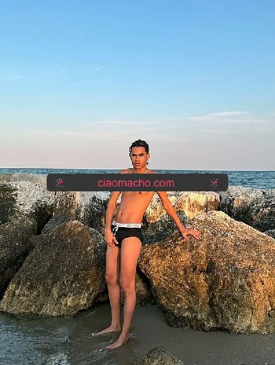 😇😇 TWINK FIGO GIOVANISSIMO. MAGRO,...