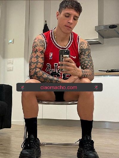 APPENA ARRIVATO!  🔥 HUNK TATUATO 🦬...