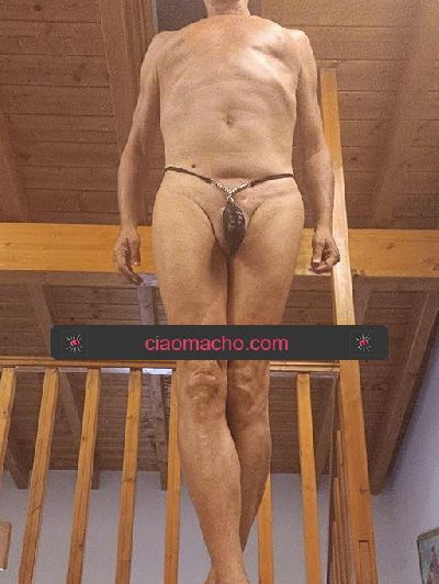 🍀Sensuale uomo maturo in tanga, corpo...