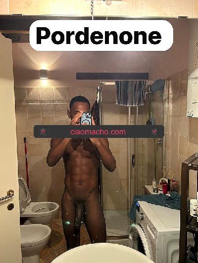 Pordenone
Santiago ragazzo latino a Pord...